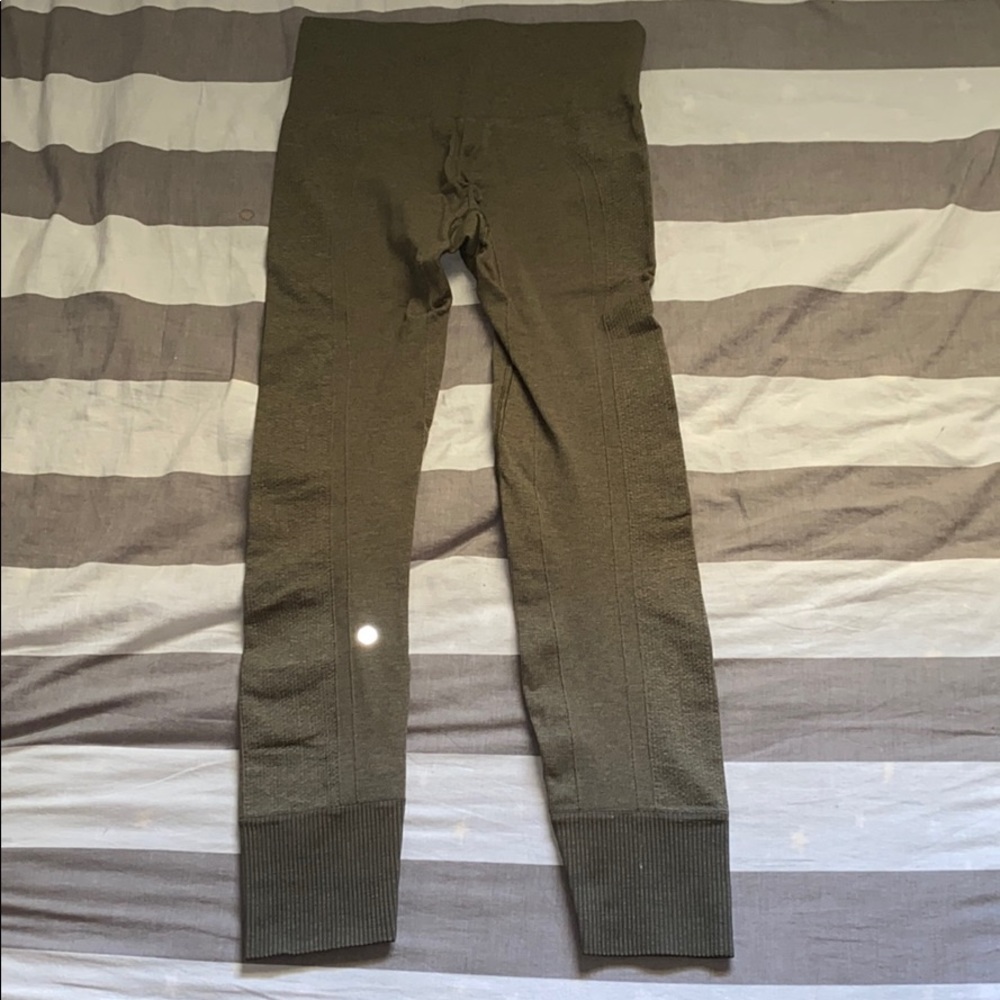 Lululemon seamless leggings size 4 khaki green